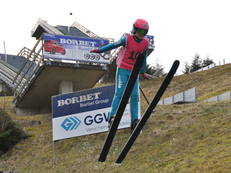 Höhnharter Erfolge beim Skispringen